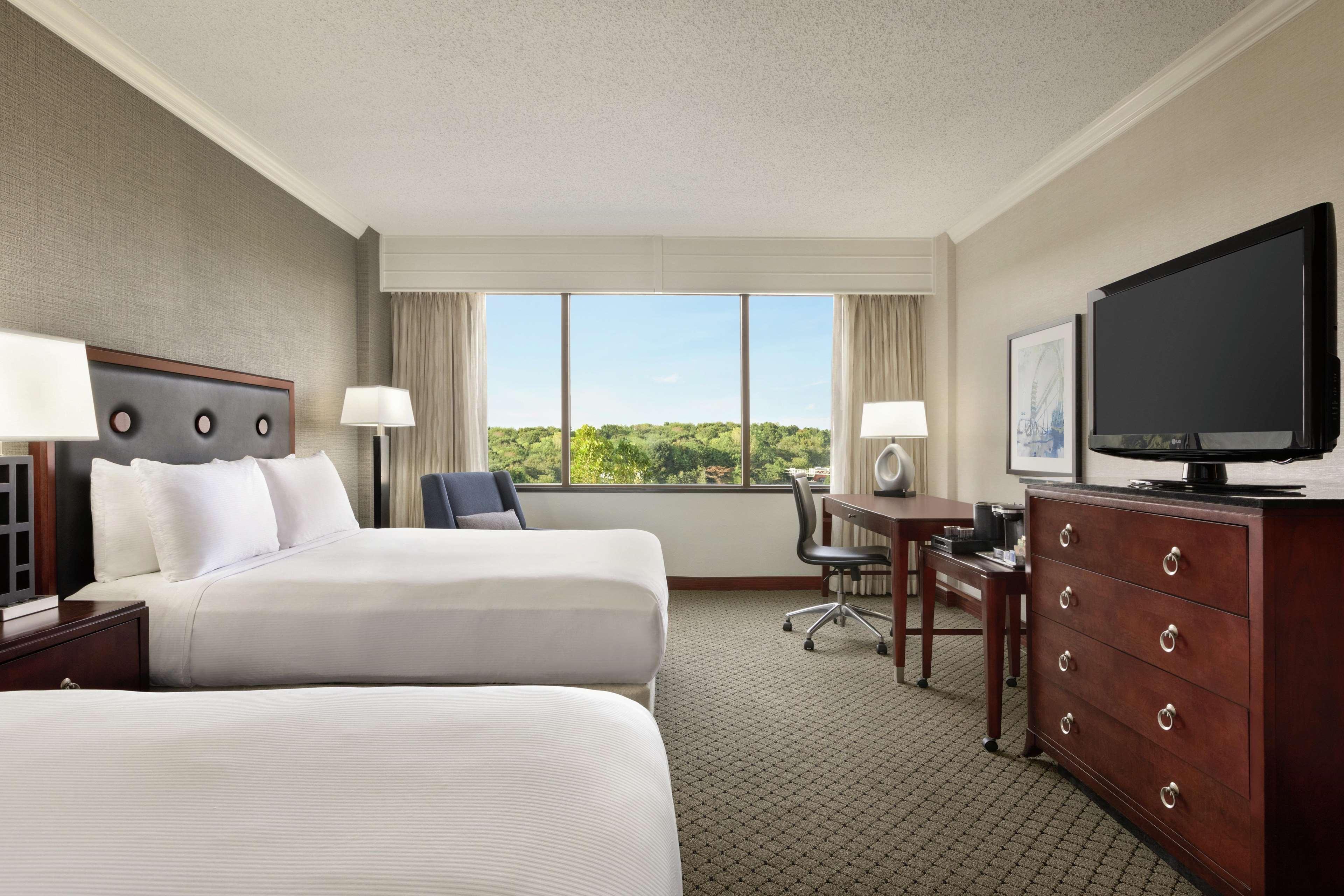 Doubletree By Hilton South Charlotte Tyvola Hotel Bagian luar foto