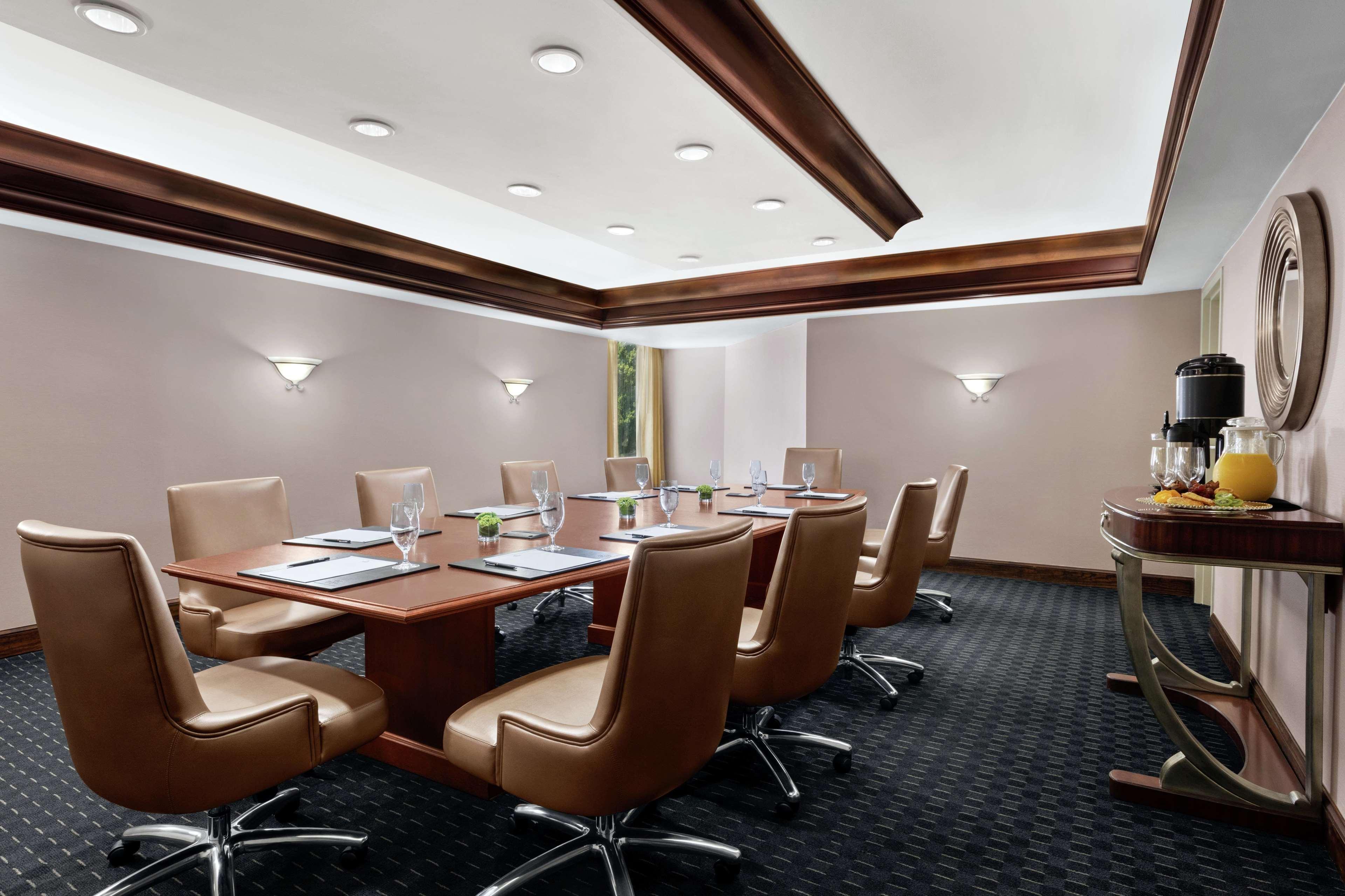 Doubletree By Hilton South Charlotte Tyvola Hotel Bagian luar foto