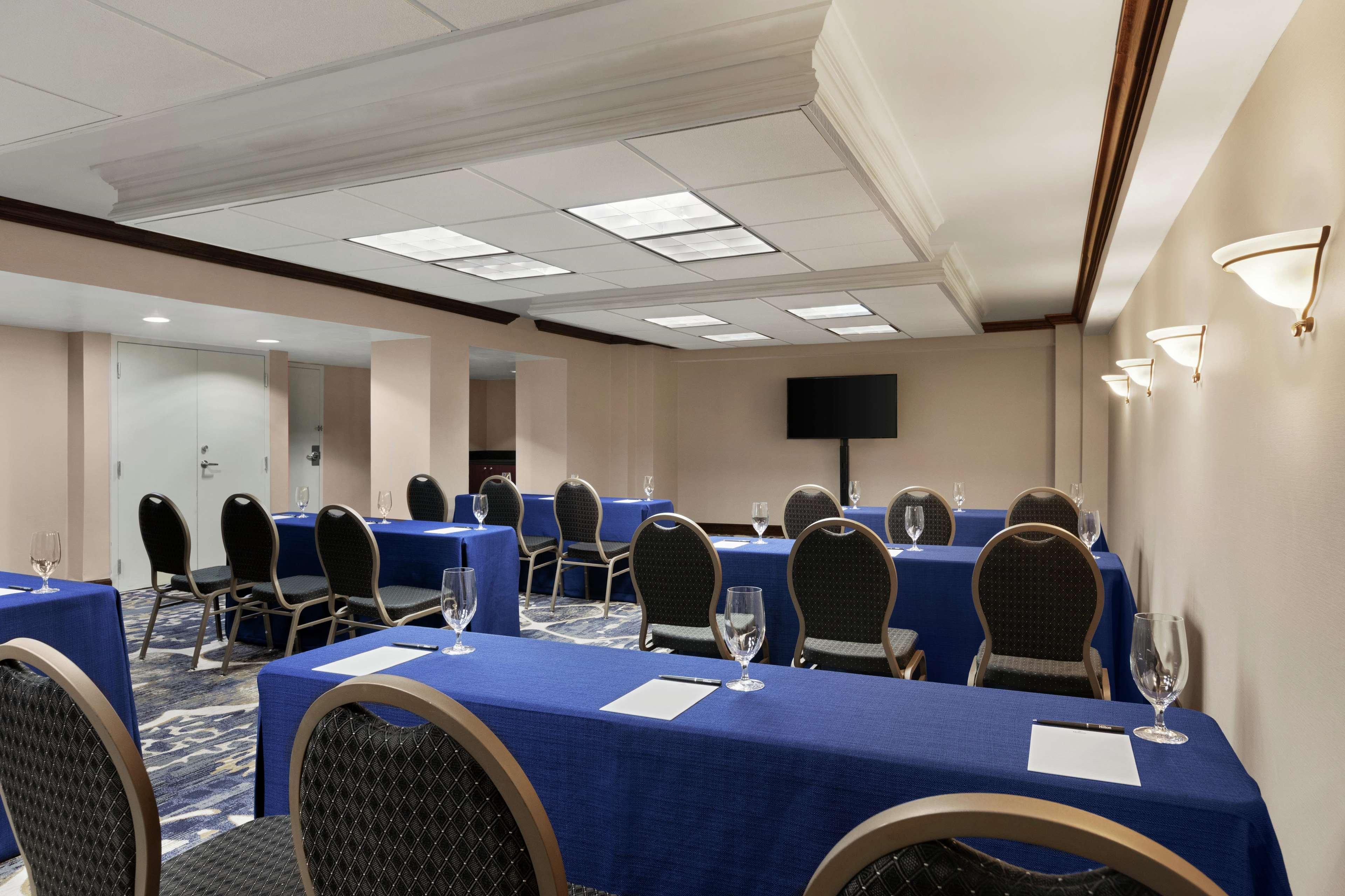 Doubletree By Hilton South Charlotte Tyvola Hotel Bagian luar foto