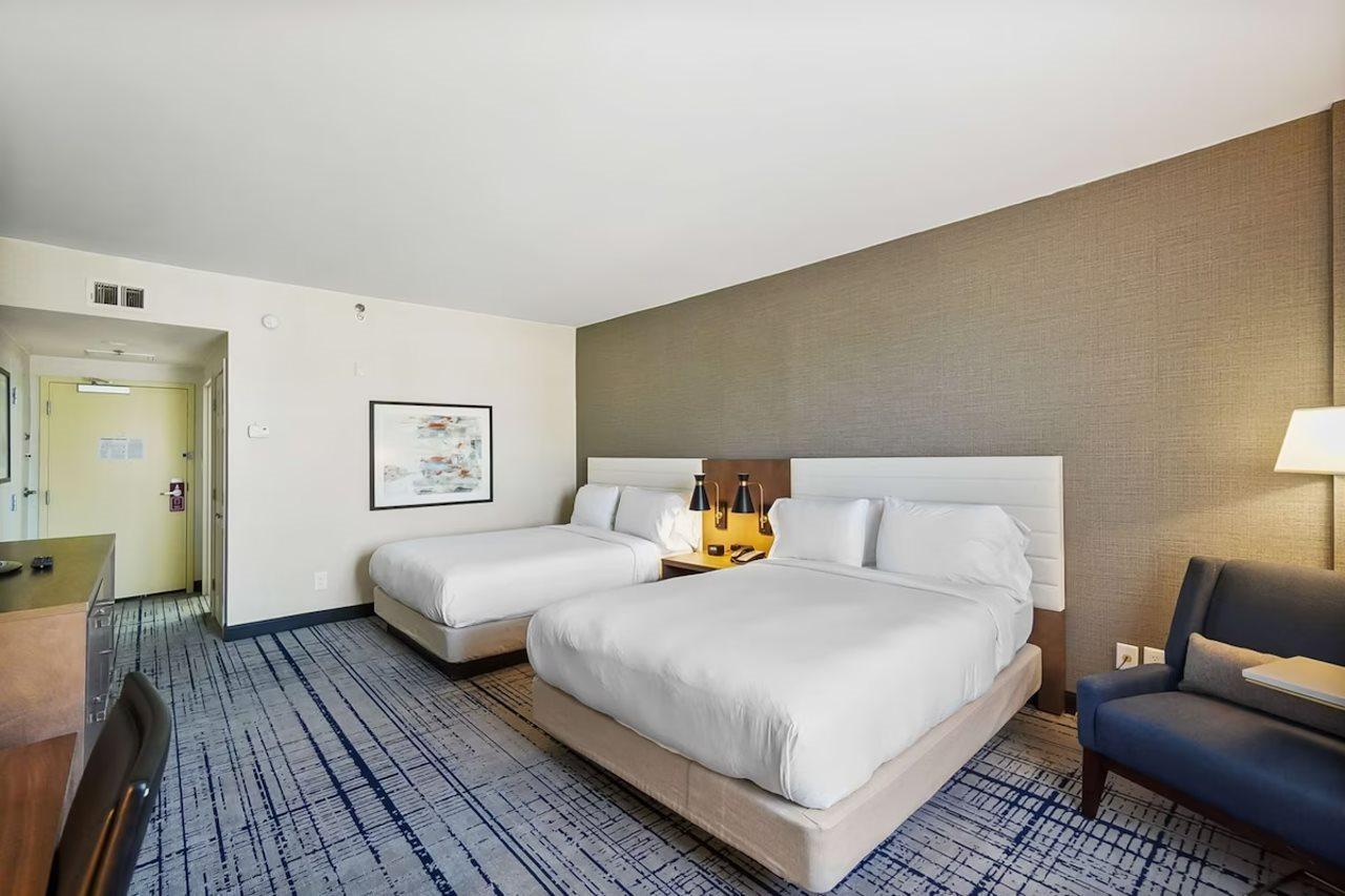 Doubletree By Hilton South Charlotte Tyvola Hotel Bagian luar foto