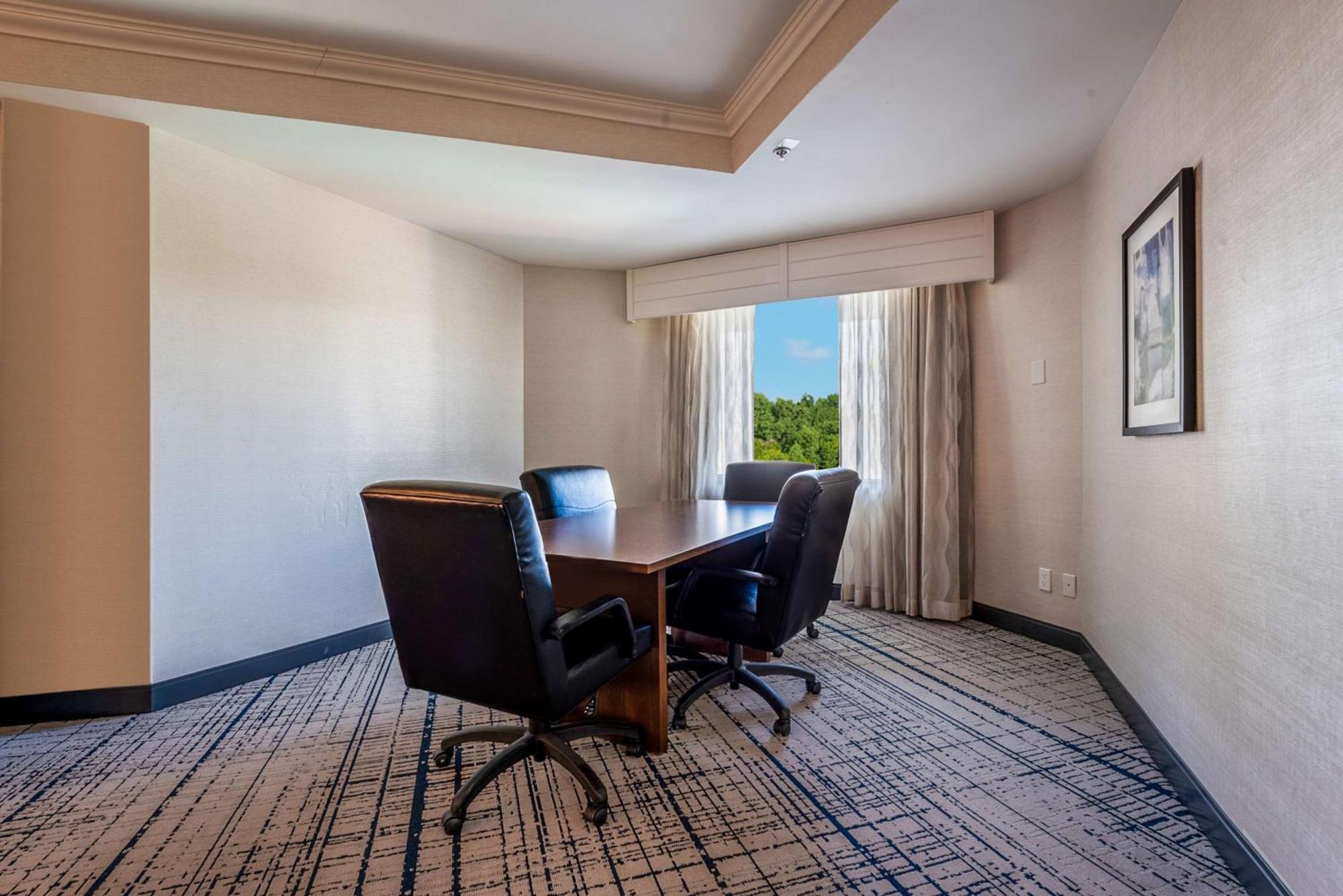 Doubletree By Hilton South Charlotte Tyvola Hotel Bagian luar foto